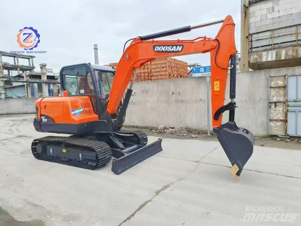 Doosan DX 55 Mini excavators < 7t