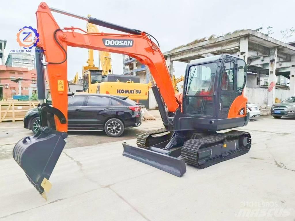 Doosan DX 55 Mini excavators < 7t