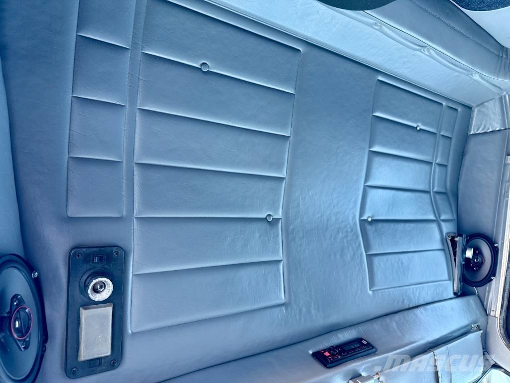 Peterbilt 379 Truck Tractor Units