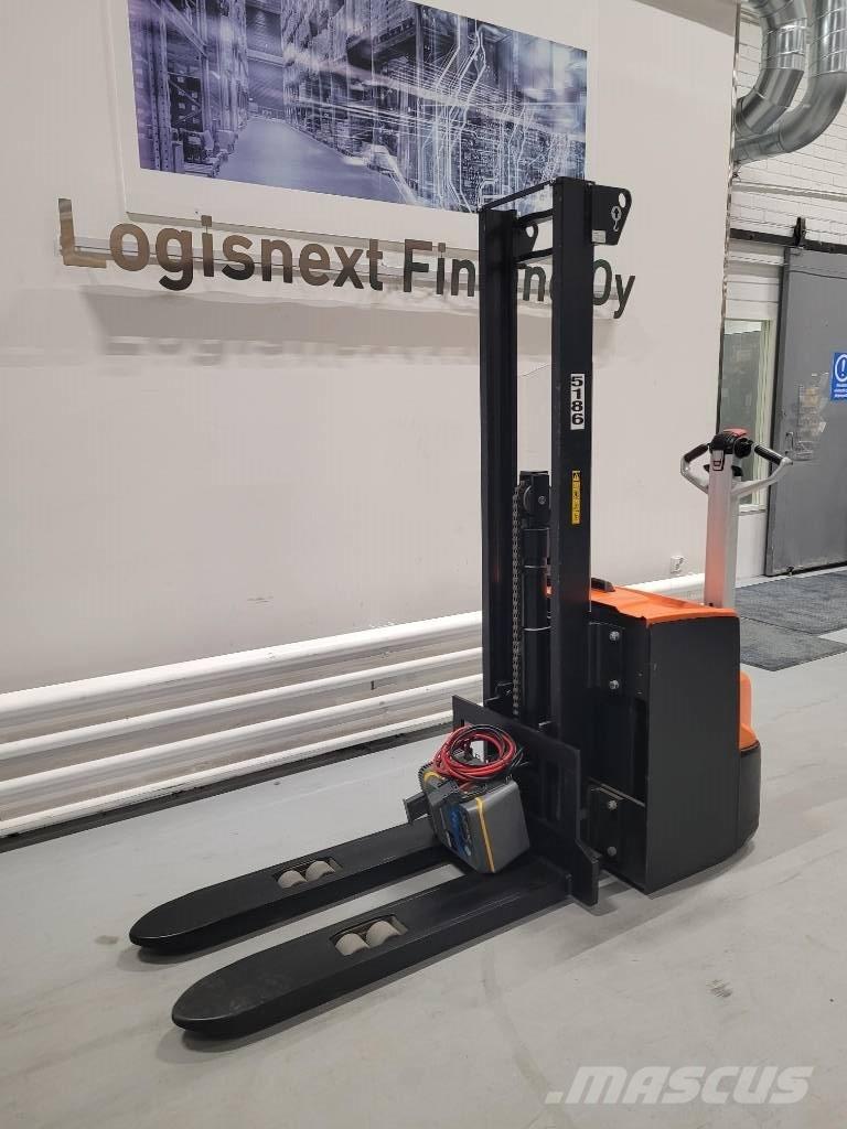 Rocla SWS 16 Pedestrian stacker