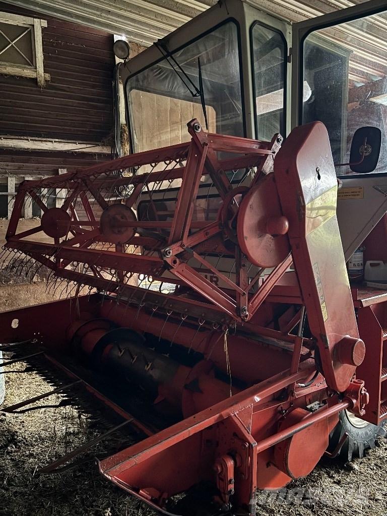Deutz M750 Combine harvesters