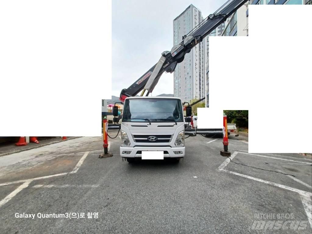 Novas 300N Truck mounted aerial platforms