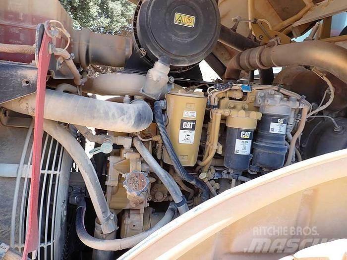 CAT CS64B Vibrator compactors