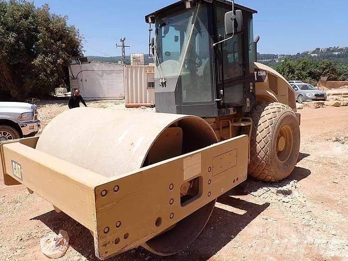 CAT CS64B Vibrator compactors