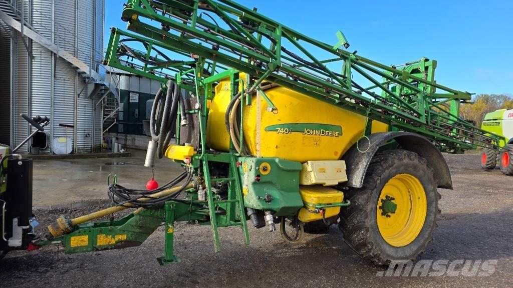 John Deere 740 i Trailed sprayers
