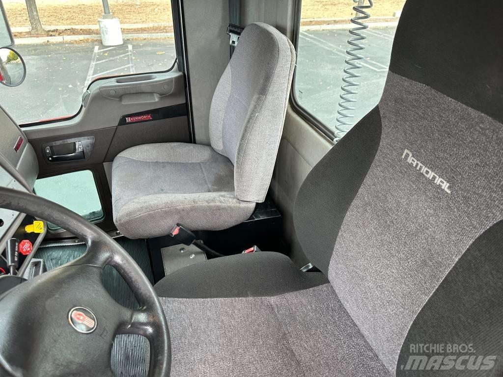 Kenworth T370 Truck Tractor Units