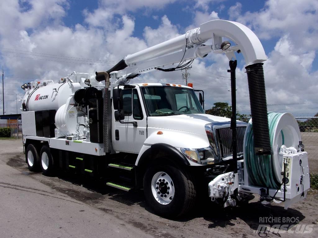 International 7400 Sewage disposal Trucks