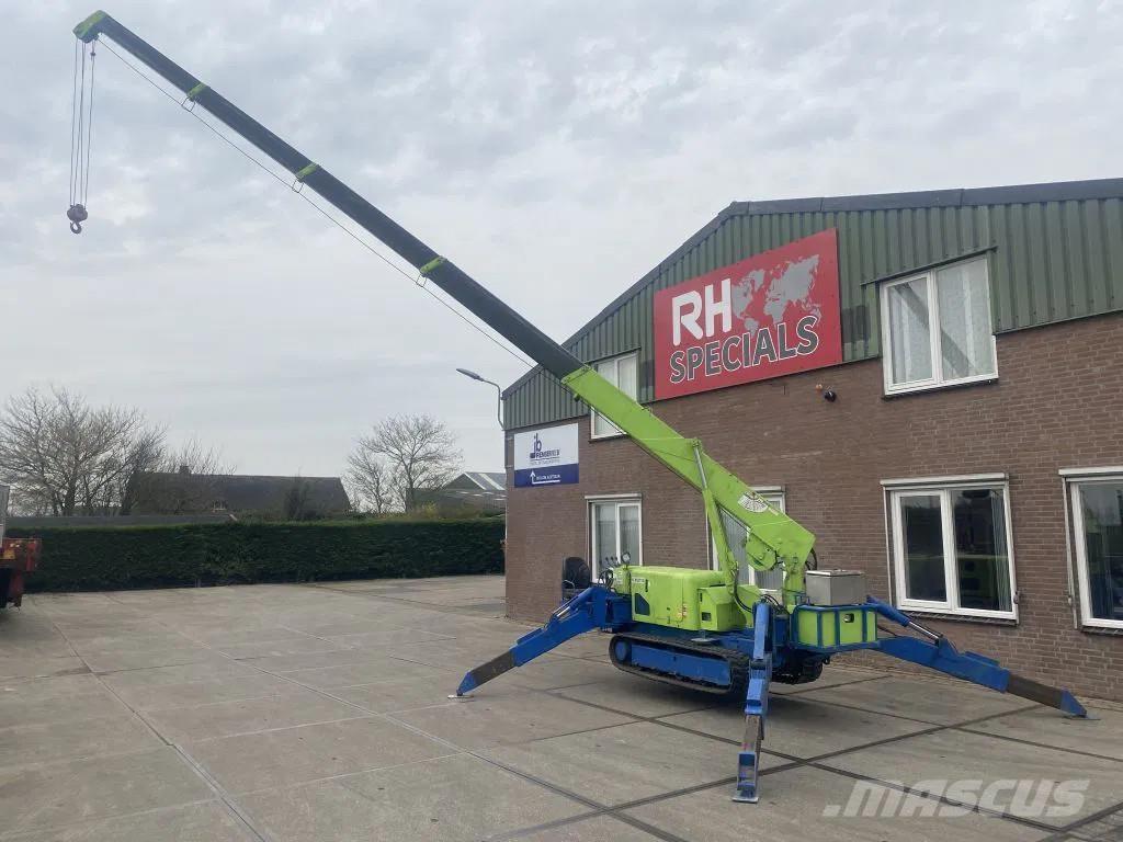 Maeda MC-305C Tracked cranes