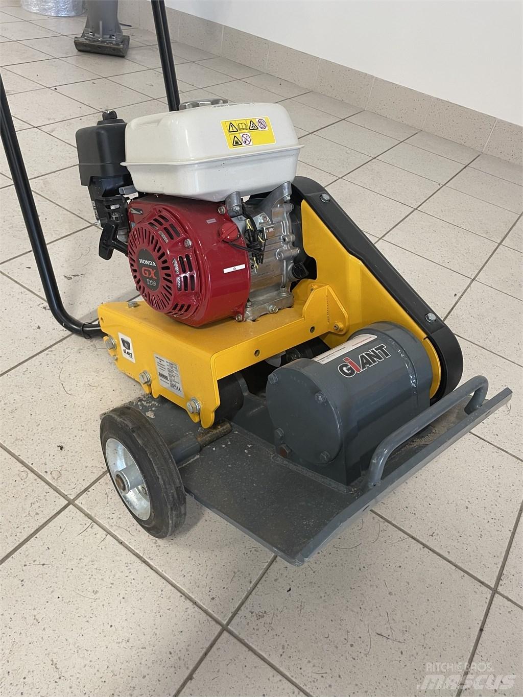GiANT GP1545G Vibrator compactors