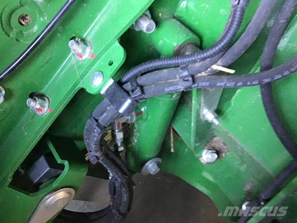 John Deere V461M Round balers