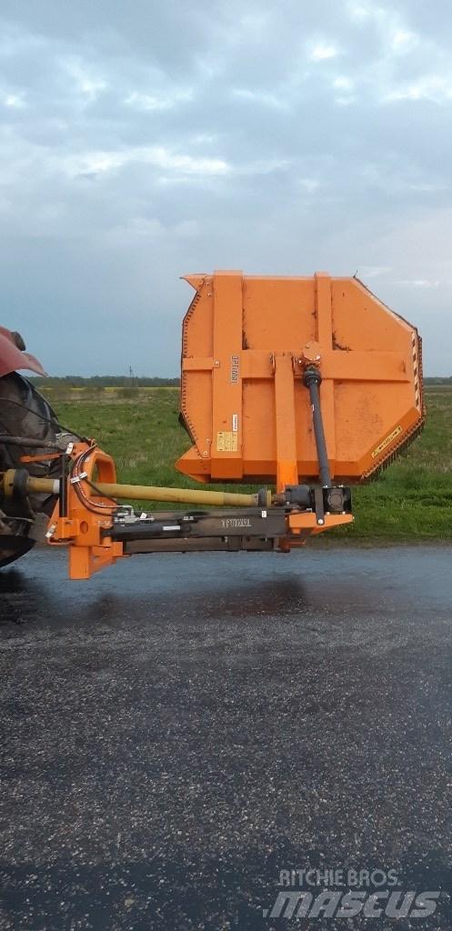 Optimal M2000 Other groundscare machines