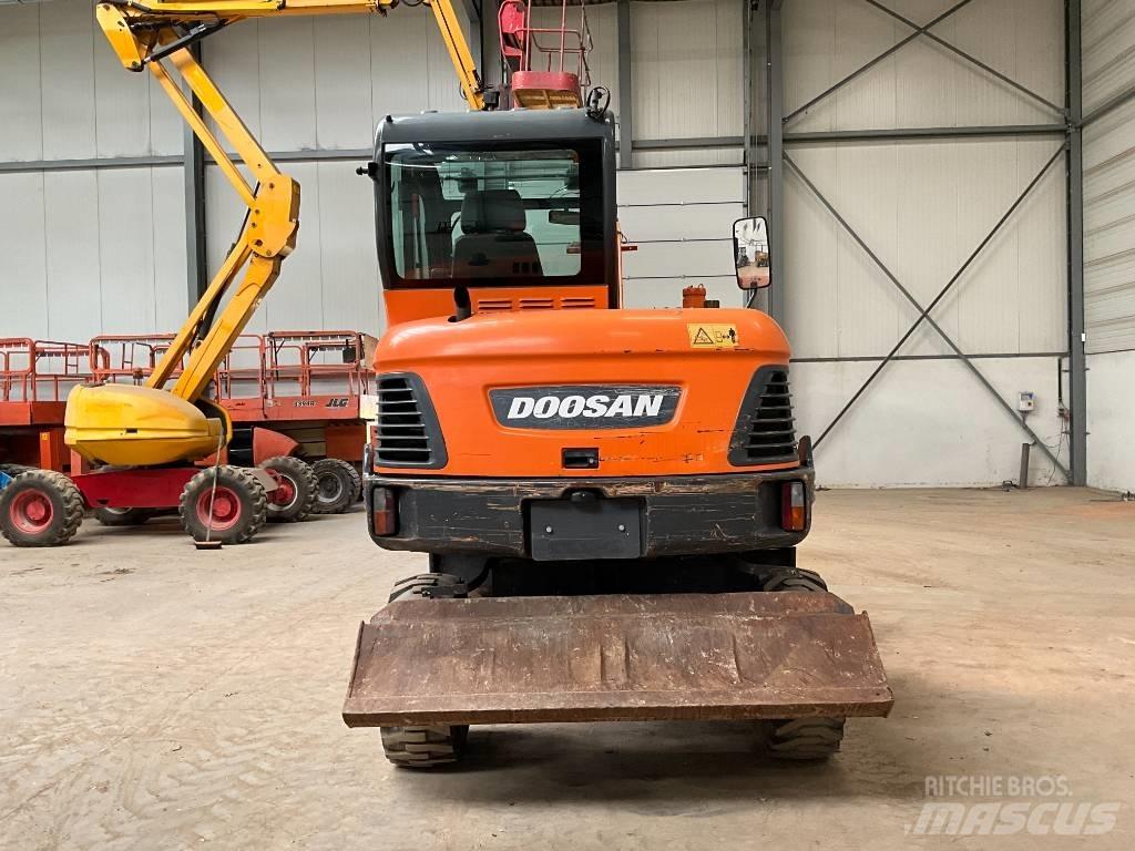 Doosan DX 55 W Wheeled excavators