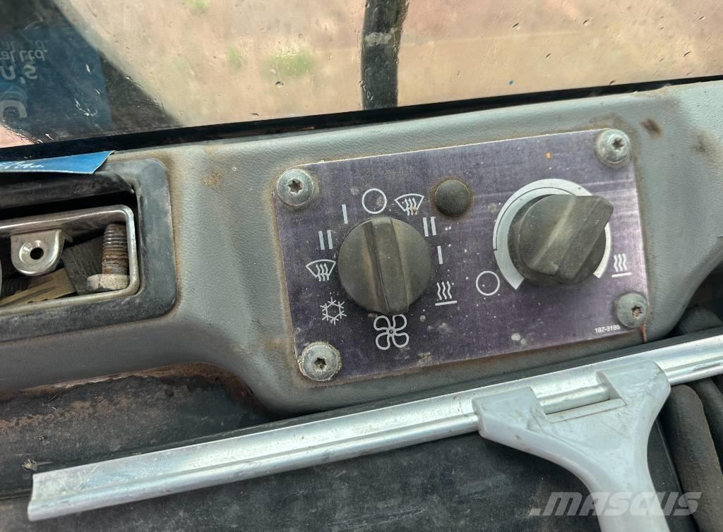 CAT 963 C Crawler FEL's