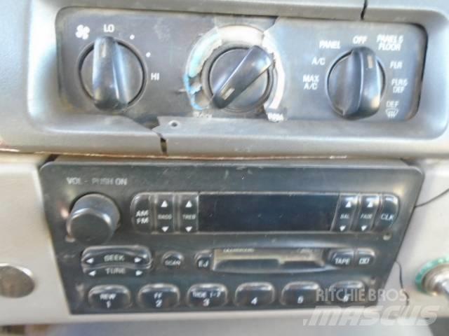 Sterling L 9513 Truck Tractor Units