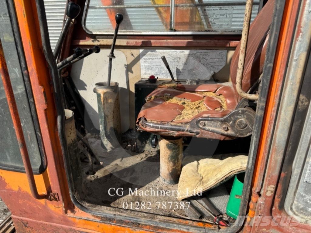 Hitachi UH031 Crawler excavators