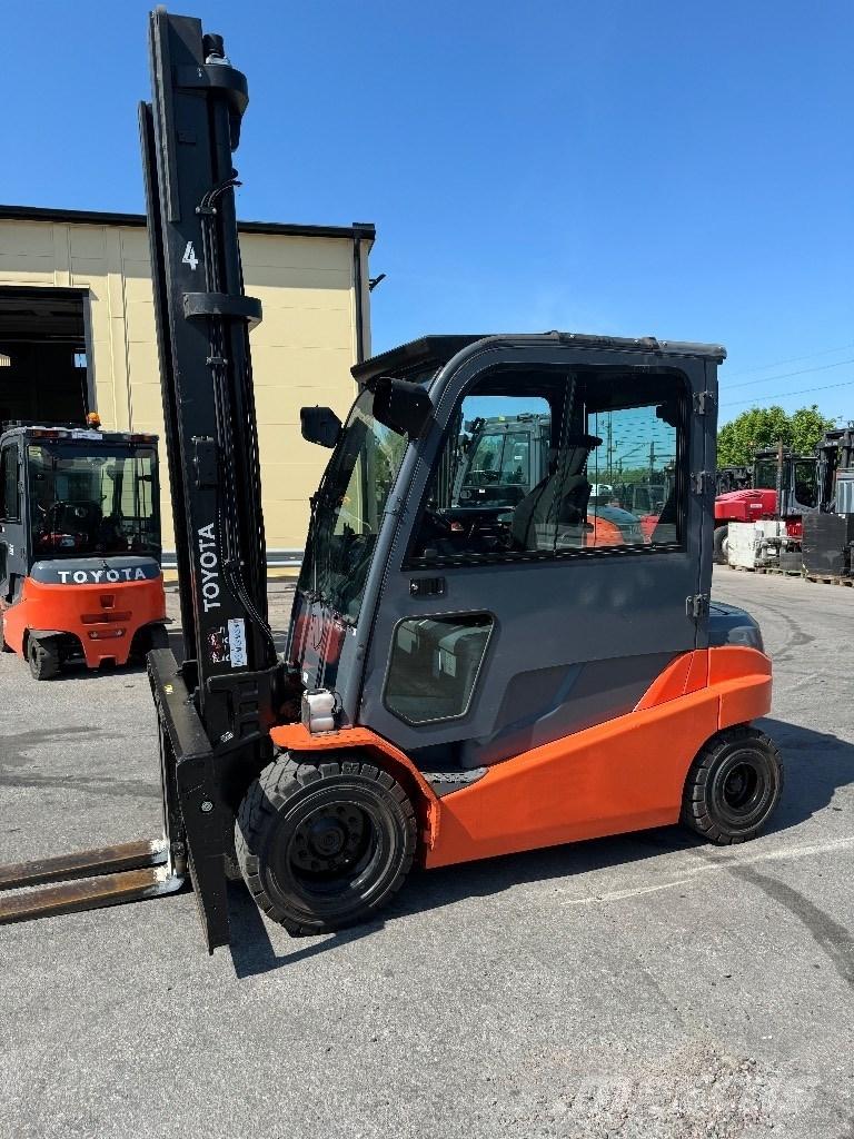 Toyota 8FBMT50 Electric forklift trucks