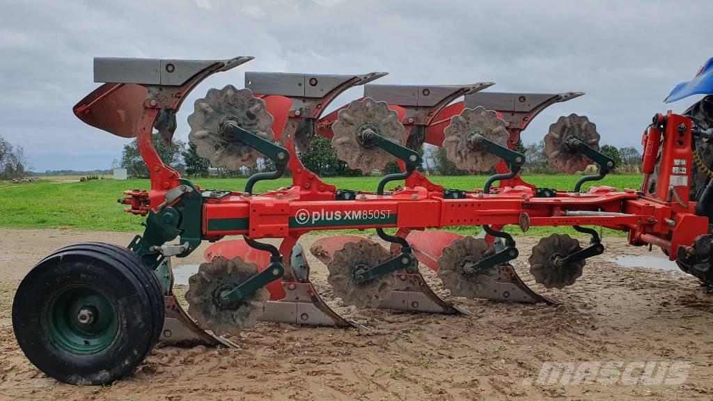 Vogel & Noot XM 850ST Reversible ploughs
