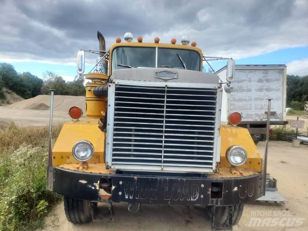 Autocar DC9964 Flatbed/Dropside trucks