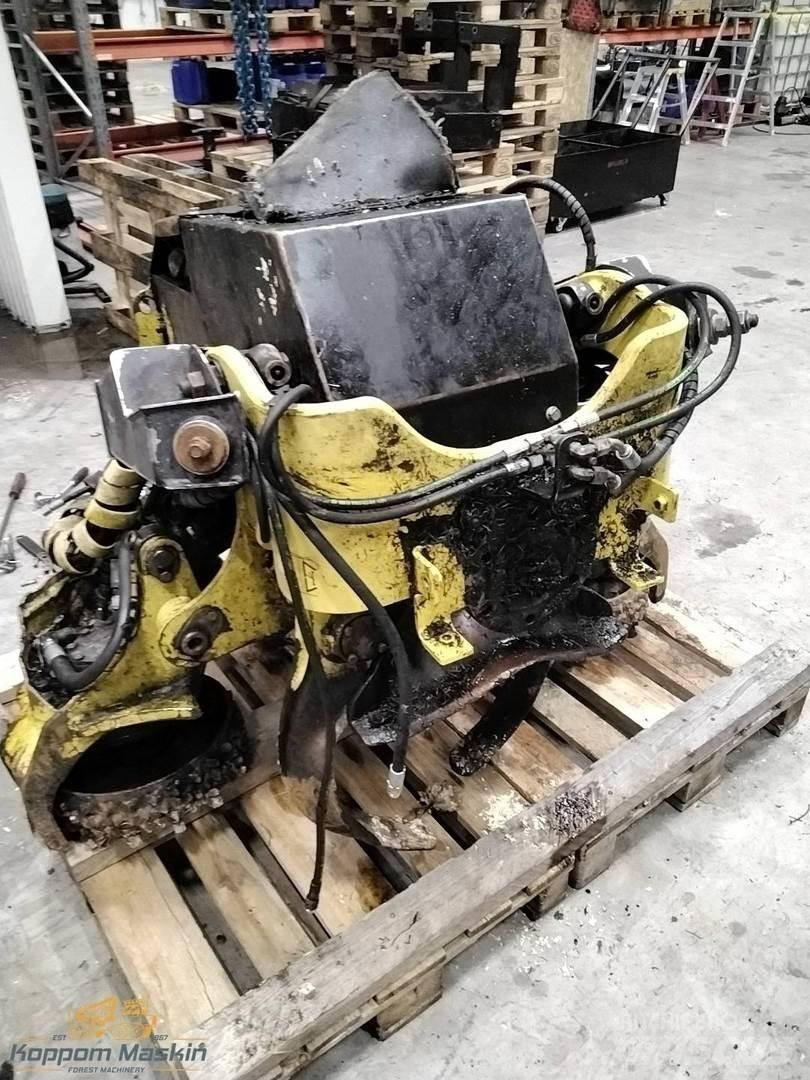 John Deere H414 Harvester heads