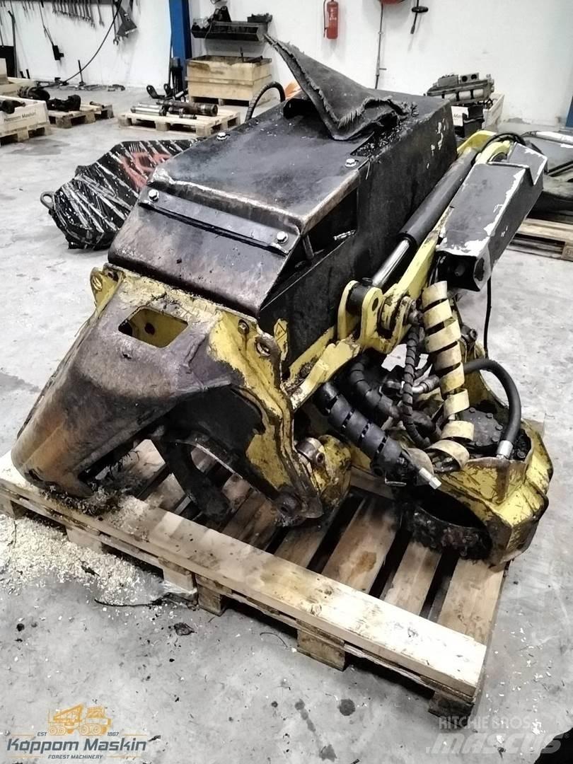 John Deere H414 Harvester heads