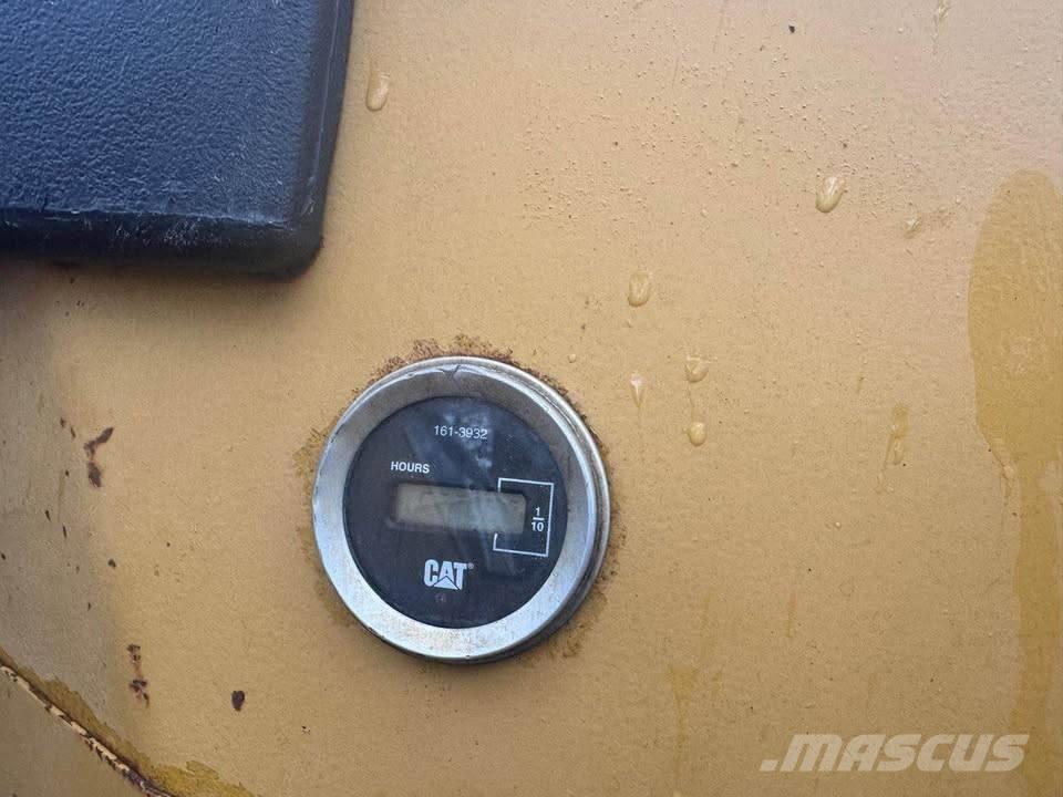 CAT D 3 G LGP Crawler dozers