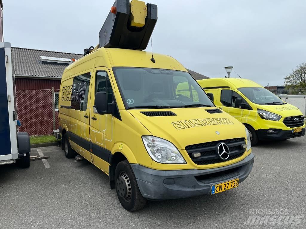 VERSALIFT VT-145-F Truck mounted aerial platforms