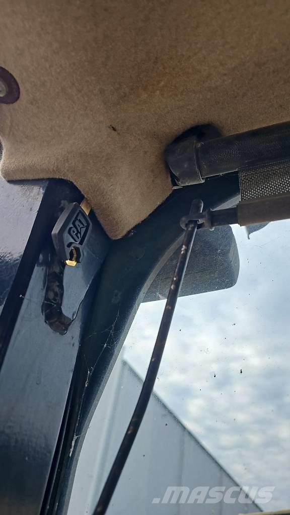 CAT 963 C Crawler FEL's