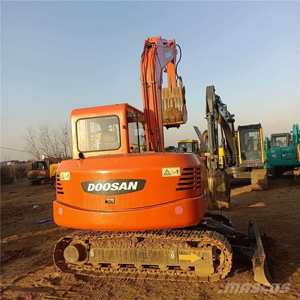 Doosan DH80G Midi excavators  7t - 12t