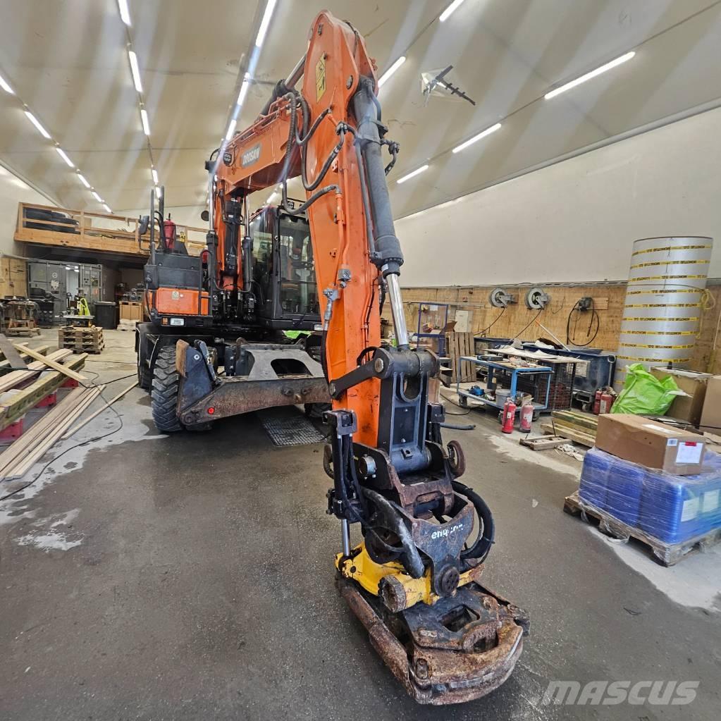 Doosan DX 170 W Wheeled excavators