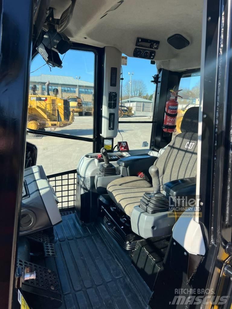 CAT 963K Crawler FEL's