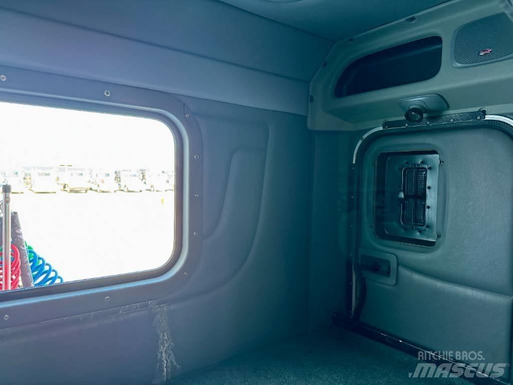 Peterbilt 389 Truck Tractor Units