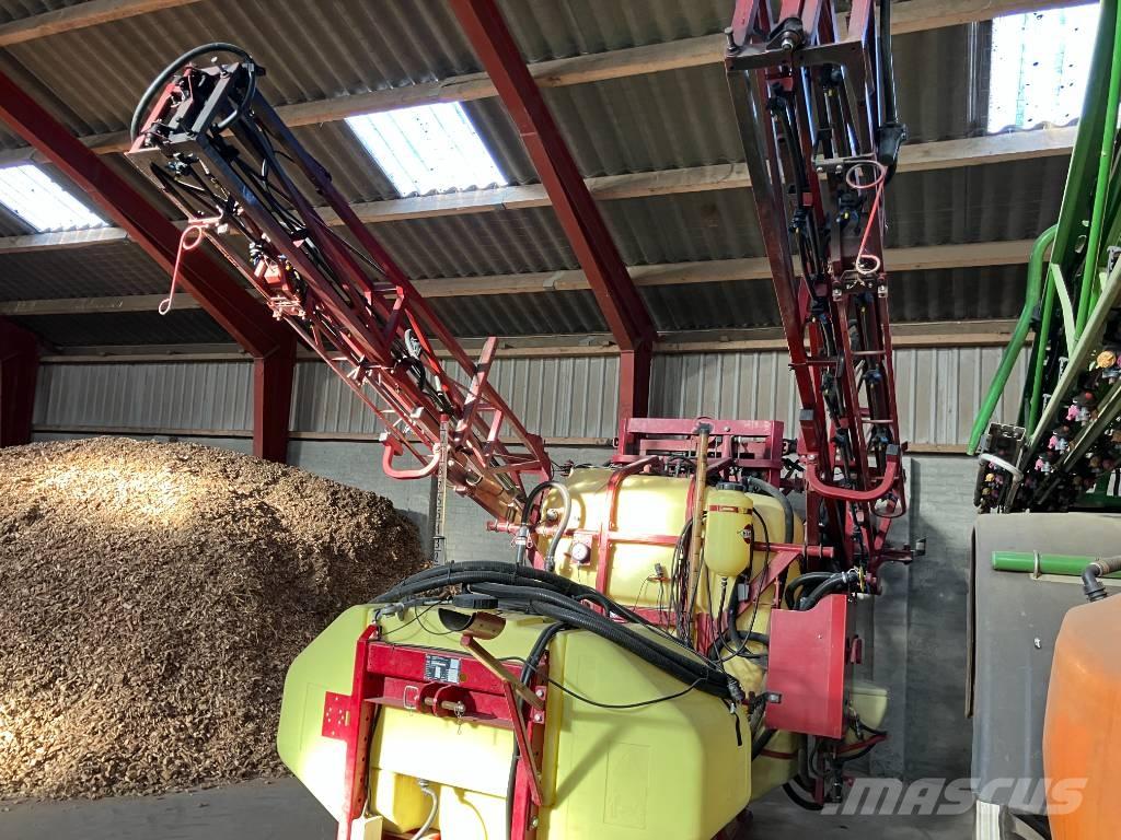 Hardi Mega 1200 Mounted sprayers
