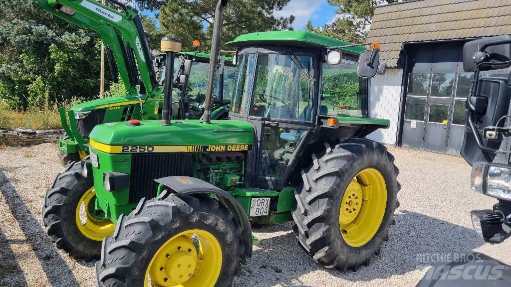 John Deere 2250 Tractors