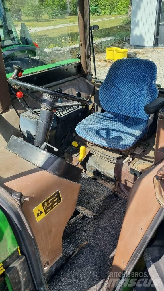John Deere 2250 Tractors