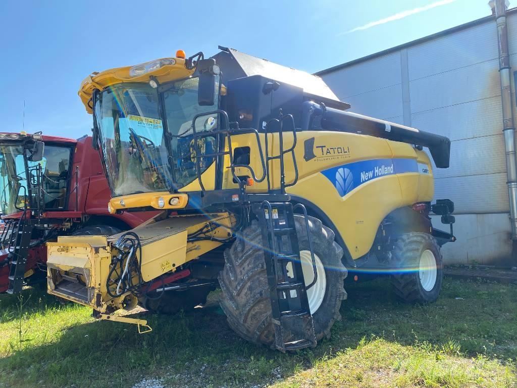 New Holland CX 8070 Combine harvesters