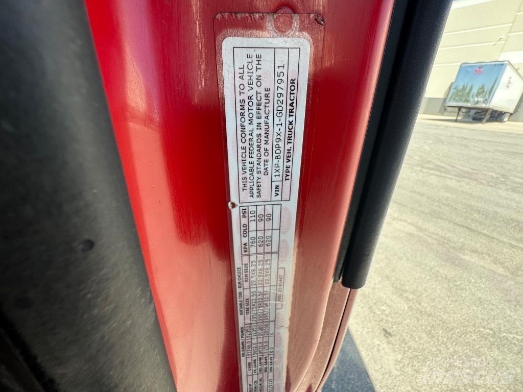 Peterbilt 579 Truck Tractor Units