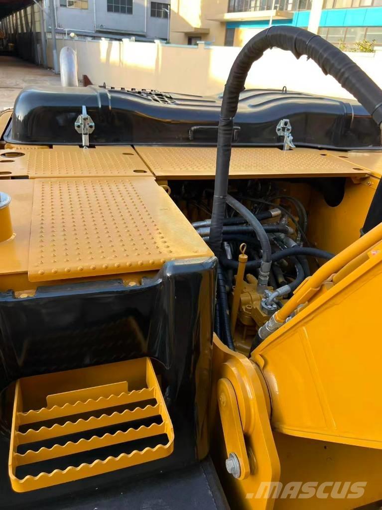 CAT 320D2 Midi excavators  7t - 12t