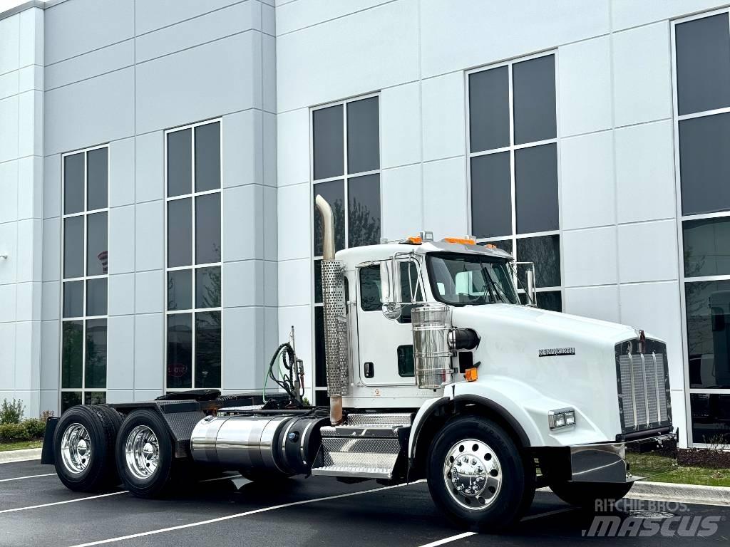 Kenworth T800 Truck Tractor Units