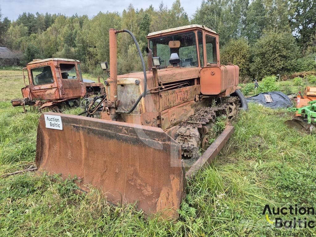  Onbekend DT-75 Crawler dozers