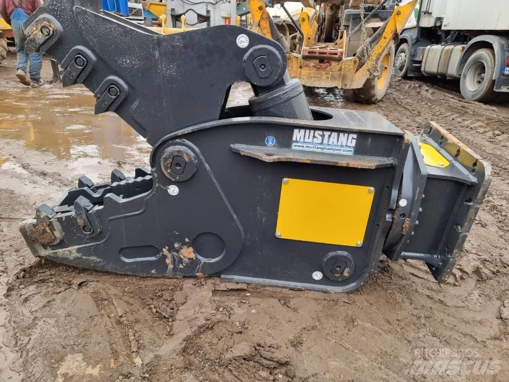 Mustang RH 16 Crushers