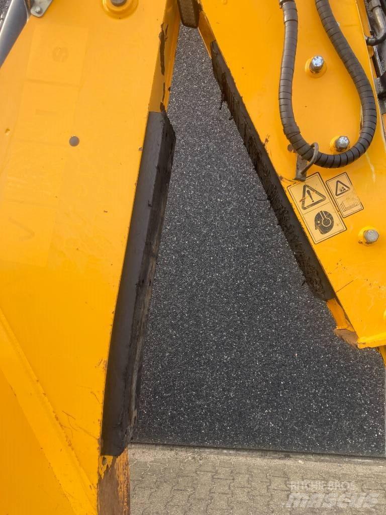 JCB 4 CX TLB's