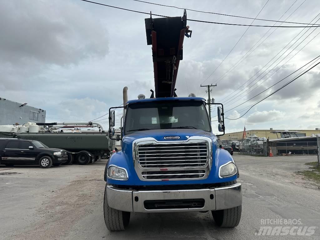Freightliner M2 Flatbed/Dropside trucks