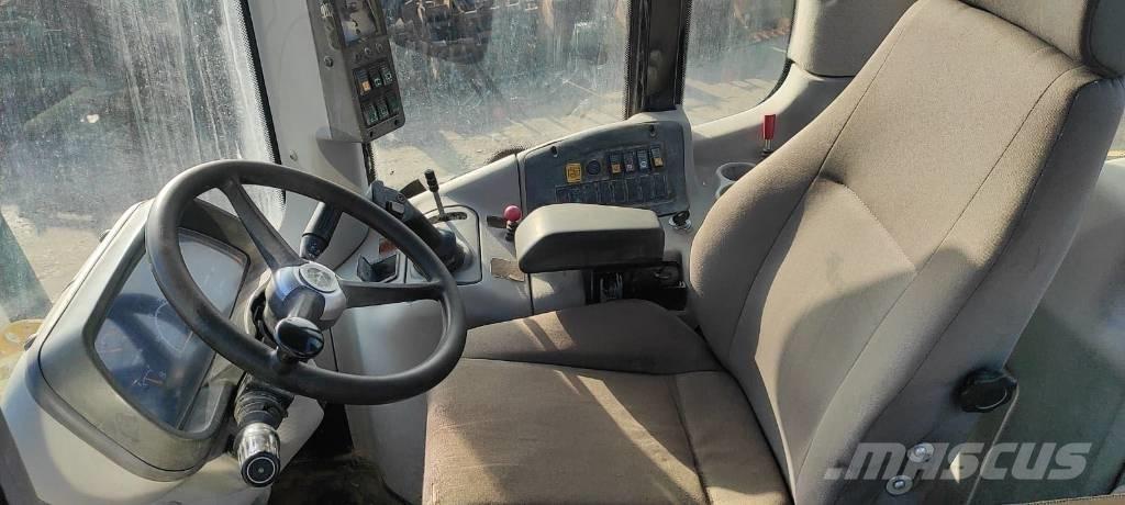 New Holland W 130 Wheel loaders