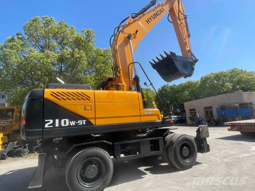 Hyundai R210W-9 Wheeled excavators