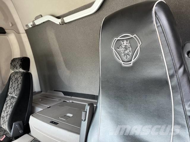Scania P 280 Tautliner/curtainside trucks