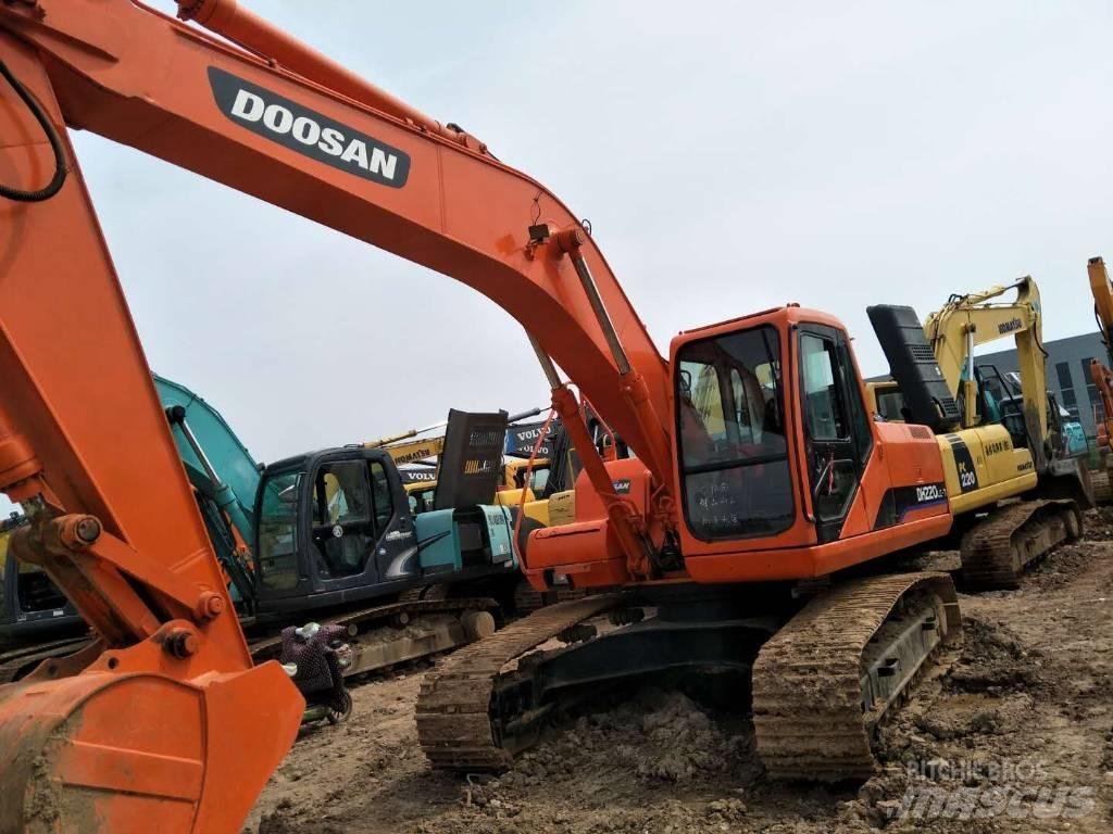 Doosan DX 225 LC Crawler excavators