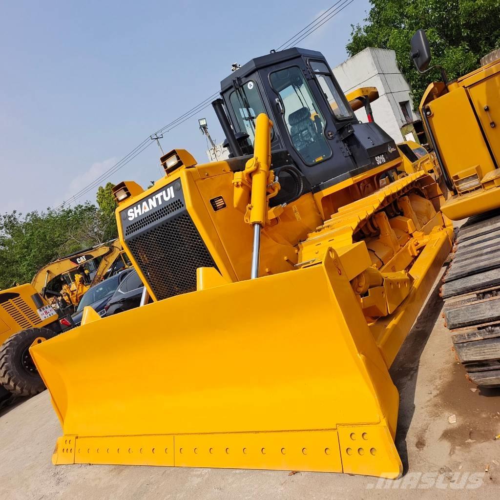 Shantui SD 16 Crawler dozers