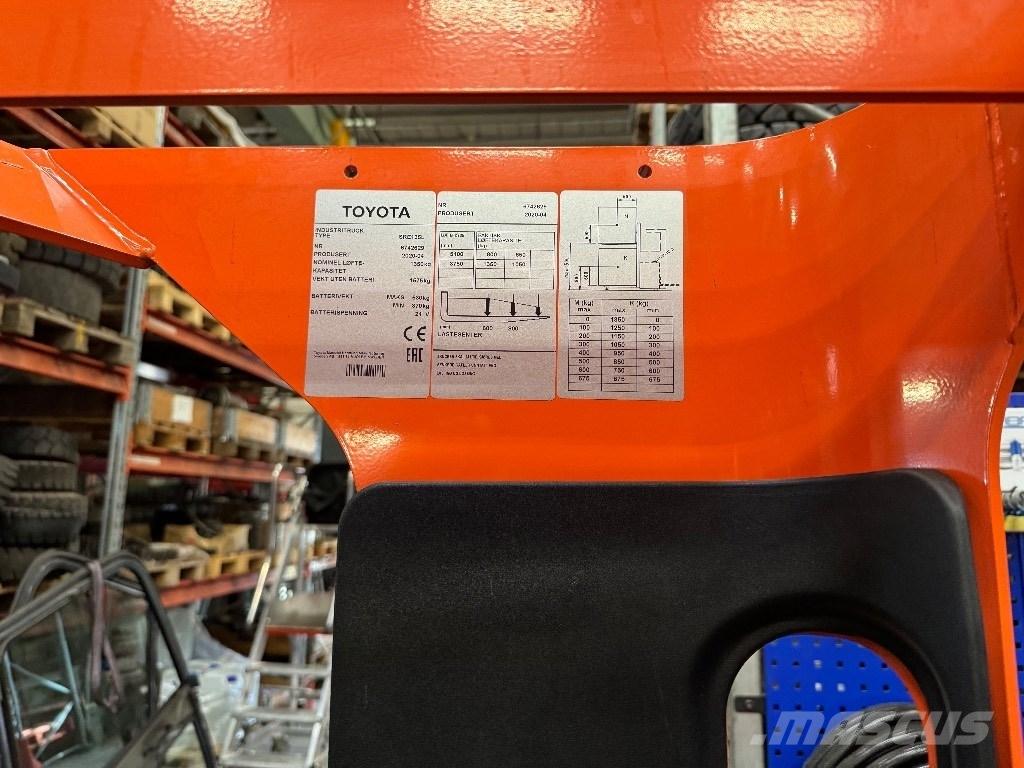 Toyota SRE135L Self propelled stackers