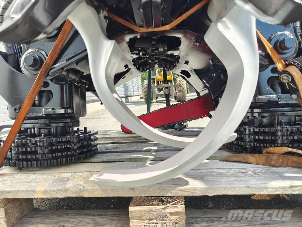 Komatsu C 93 Harvester heads