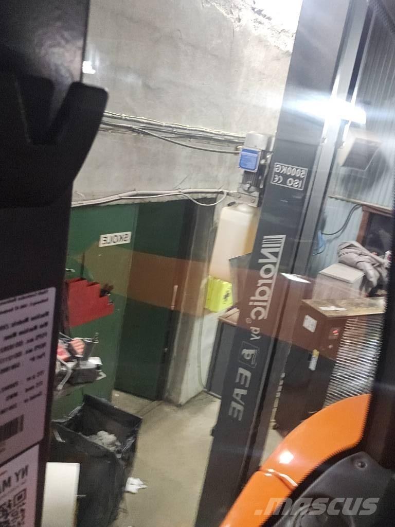 Hitachi ZX 95 W-7 Wheeled excavators